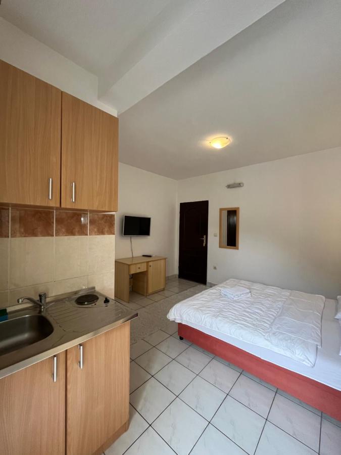 بودفا Studio Apartments Kul المظهر الخارجي الصورة